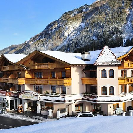 Hotel Garni Castel B&B Ischgl Bagian luar foto