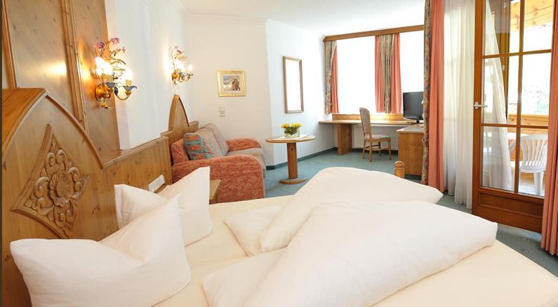 Hotel Garni Castel B&B Ischgl Ruang foto