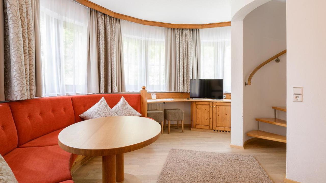 Hotel Garni Castel B&B Ischgl Bagian luar foto