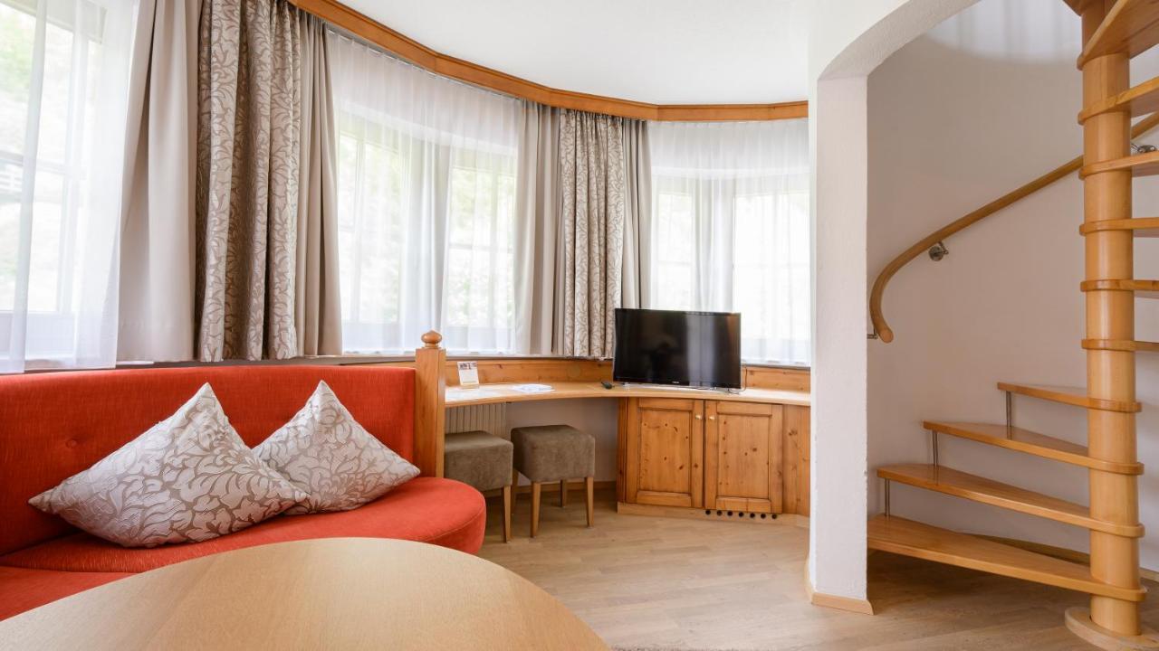 Hotel Garni Castel B&B Ischgl Bagian luar foto