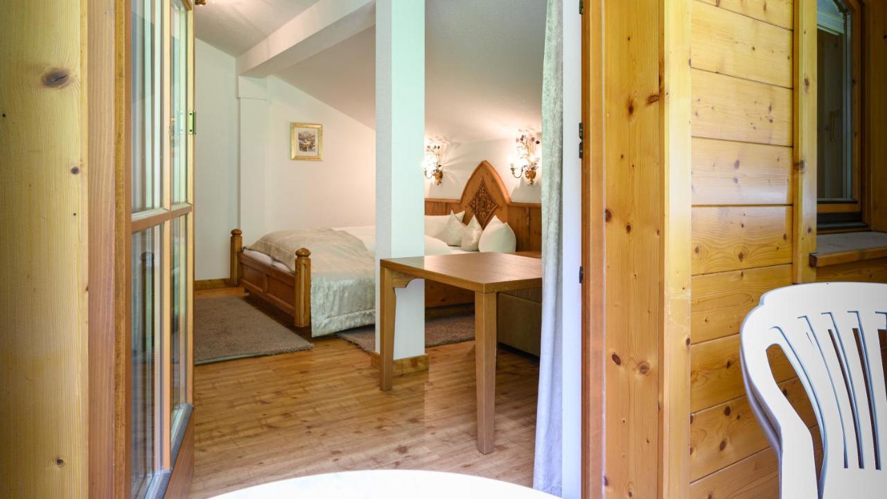 Hotel Garni Castel B&B Ischgl Bagian luar foto