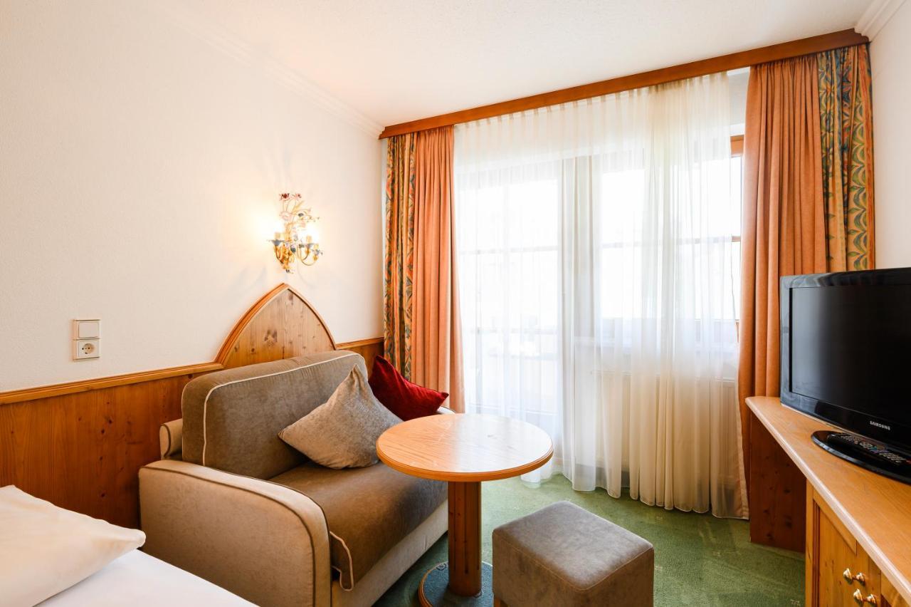 Hotel Garni Castel B&B Ischgl Bagian luar foto