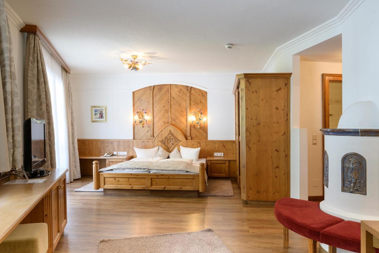 Hotel Garni Castel B&B Ischgl Bagian luar foto