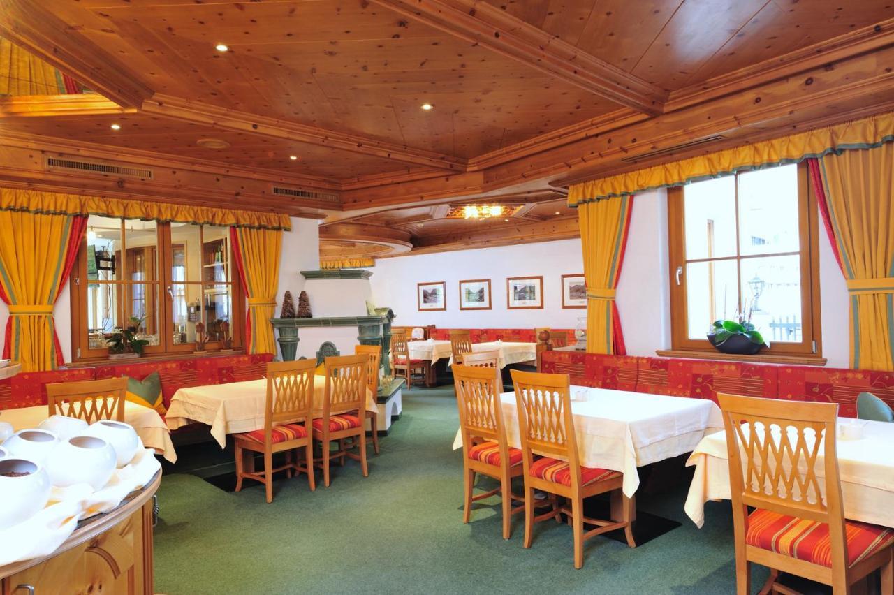Hotel Garni Castel B&B Ischgl Bagian luar foto