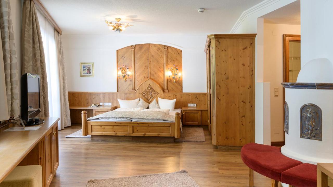 Hotel Garni Castel B&B Ischgl Bagian luar foto